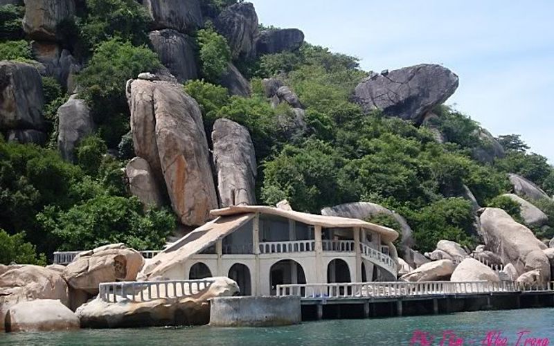 review-danh-gia-yen-bay-resort-ngoc-suong-cam-ranh-4-sao-vi-tri-o-dau-dich-vu-co-gi-8