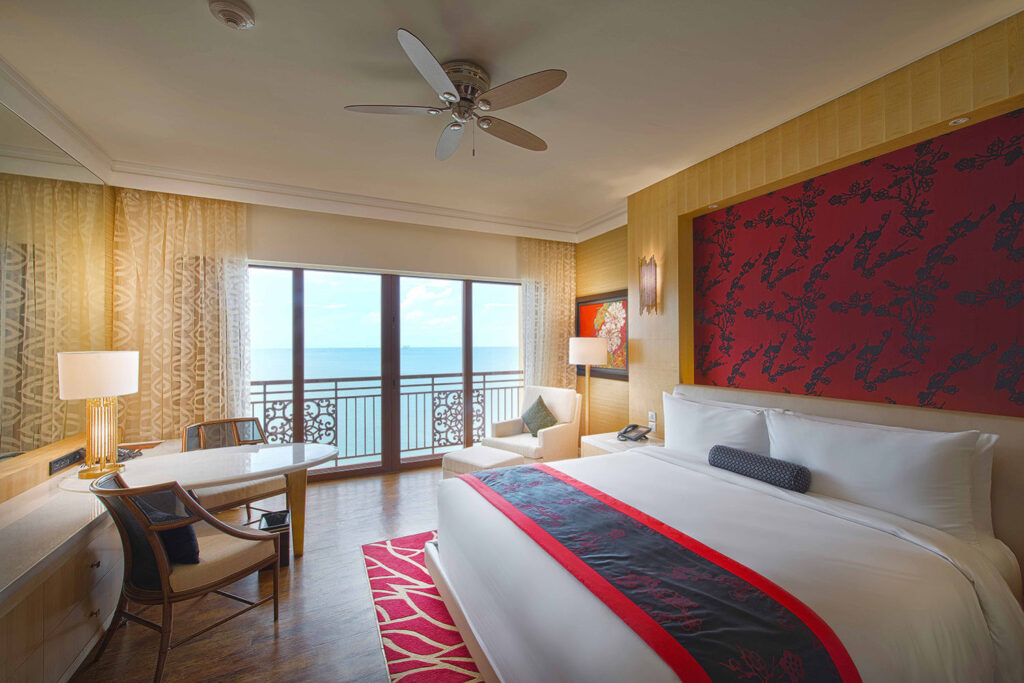 combo-stay-and-play-the-grand-ho-tram