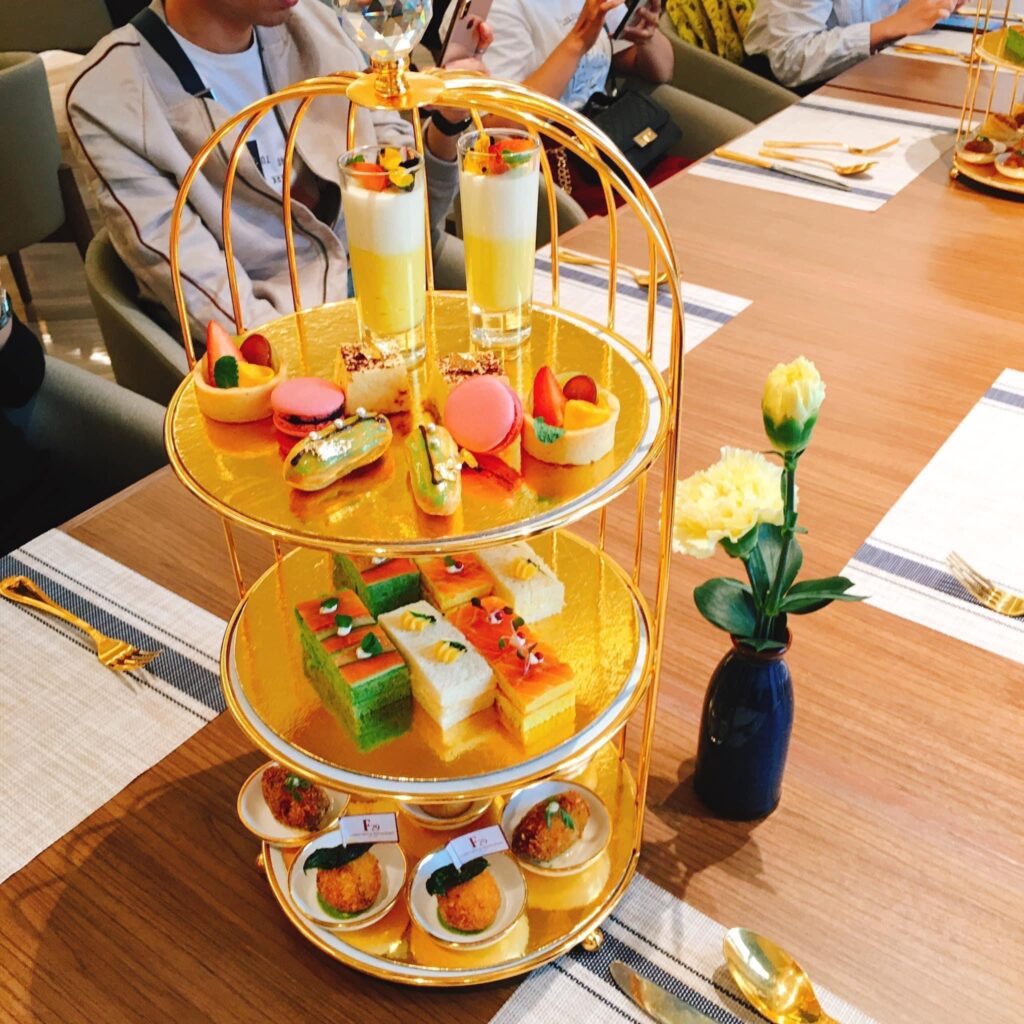 ngam-hoang-hon-sieu-dinh-tai-f29-lounge-dolce-hanoi-golden-lake-voi-voucher-tra-chieu-2